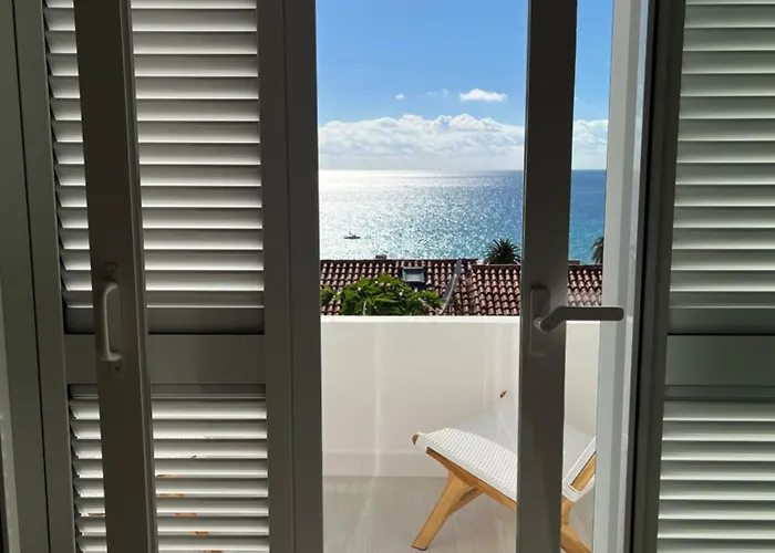 Blue Horizon Apartment *